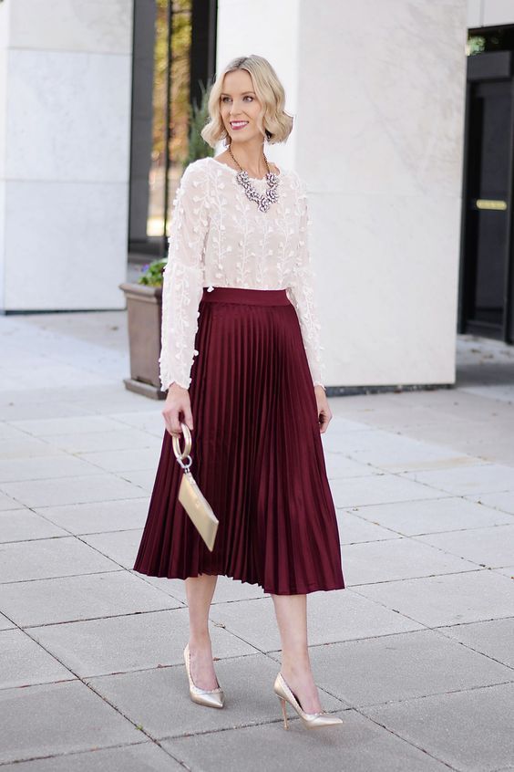 50+ Christmas Classy Outfits Ideas To Wear This Year 19 | Burgundy .