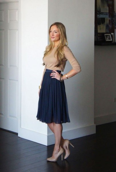 How to Wear Navy Skirt: 15 Easy-To-Pull-Off Outfit Ideas for .