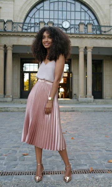 How to Style Pink Pleated Skirt: 13 Attractive Outfit Ideas - FMag.c