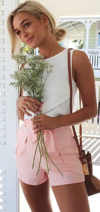 White Top + Coral Shorts | Popular outfits, Pink shorts outfits .