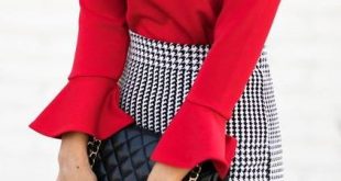 what to wear with a pencil skirt : red blouse + bag | Work outfit .