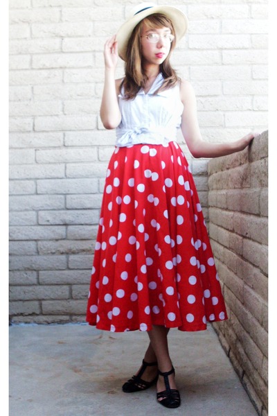 Red Polka Dot Skirts, White Blouses | "Ca fait mal" by .