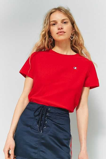 Champion Red Small Logo T-Shirt (With images) | Red shirt outfits .