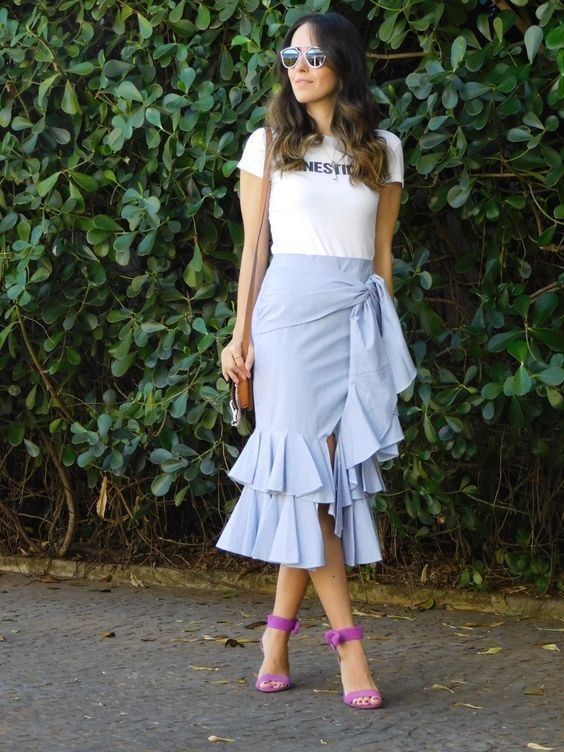 50+ Fashionable Look With Ruffle Skirt Outfit Ideas 15 | Ruffle .