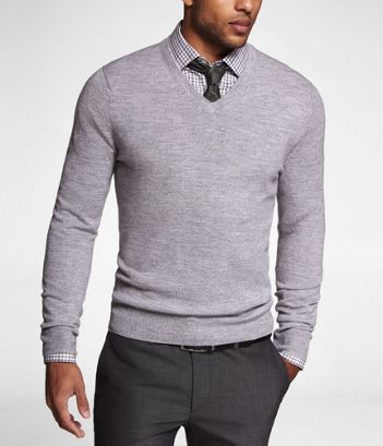 MERINO WOOL V-NECK SWEATER at Express | Mens outfits, Business .