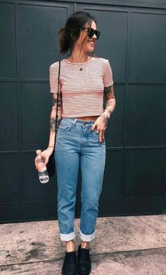 35 Best outfits with mom jeans images | Mom jeans, Outfits, Cute .