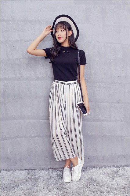 21 Spring Outfit Ideas With Striped Culottes - Styleohol