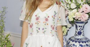 How to Style Floral Embroidered Dress: 15 Chic Outfit Ideas - FMag.c