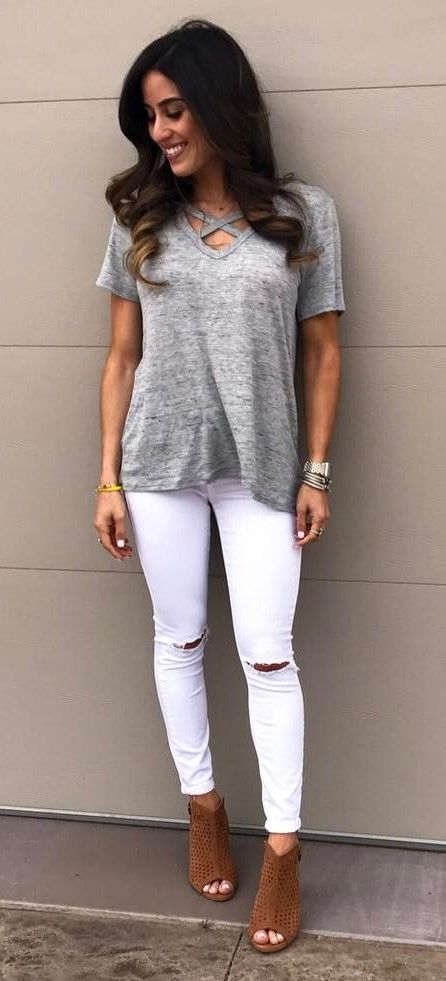 ootd t shirt + ripped jeans | Ripped jeans outfit, White jeans .